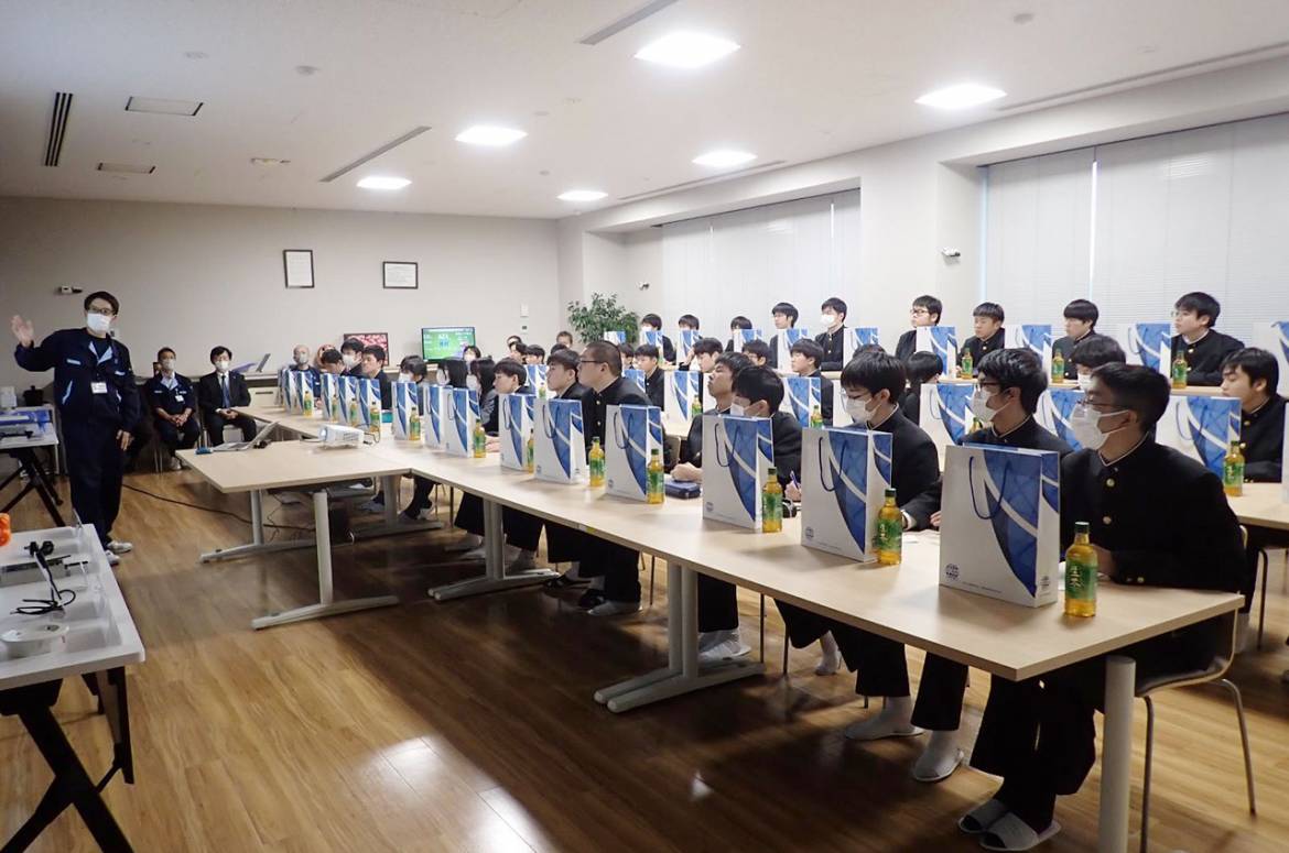 石川県立工業高校の生徒さん40名、先生方3名がいらっしゃいました
