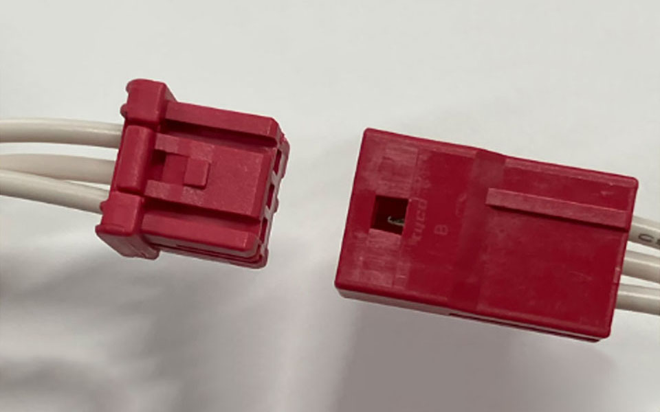 コネクタメス側とオス側の各部 コネクタメス側とオス側の各部