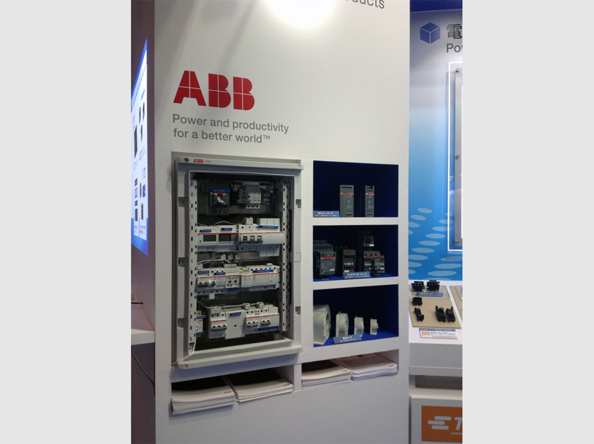 ABB 社製品の展示